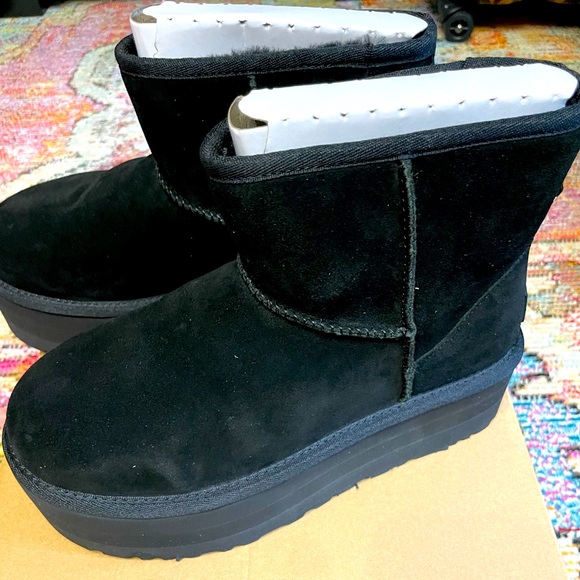 UGG Classic Mini Platform NIB - Picture 8 of 16